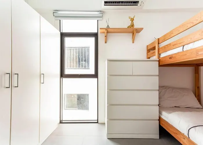 Miq_5br/silom Bts,mrt/wifi 1000mb/jacuzzi/16pax *